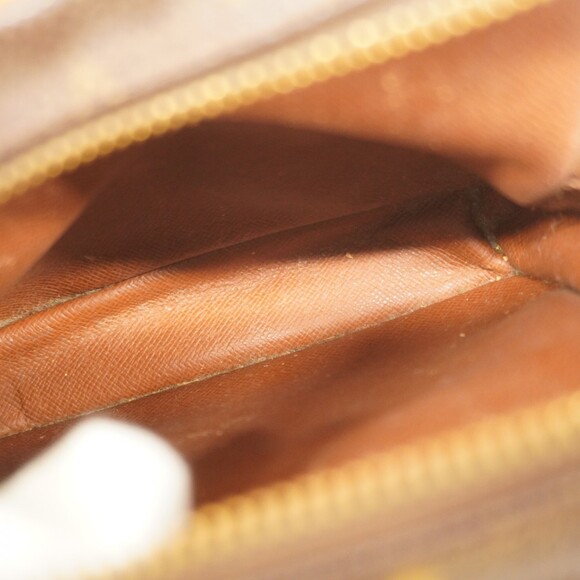 LOUIS VUITTON Brown Monogram Shoulder Bag - Picture 14 of 15